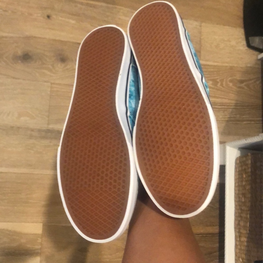 Vans - Picture 4 of 5